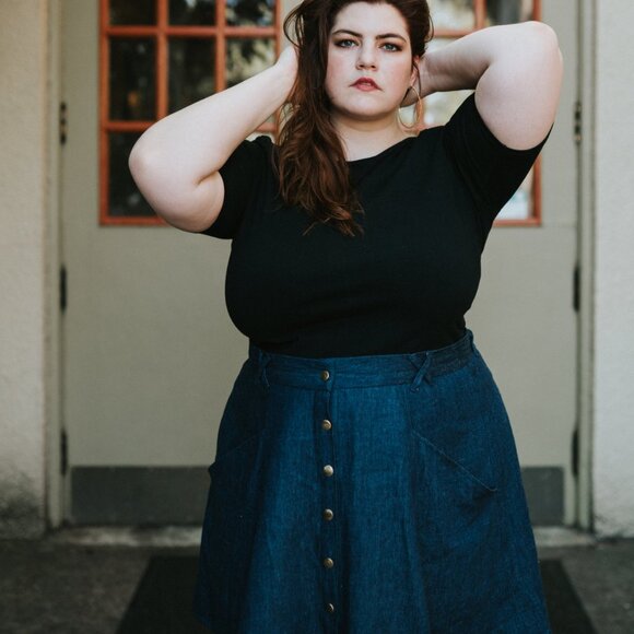 Alice Alexander Janis Midi Skirt in Denim - Picture 2 of 5